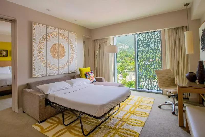 اتاق اجرایی با تخت بزرگ, Marriott Portauprince