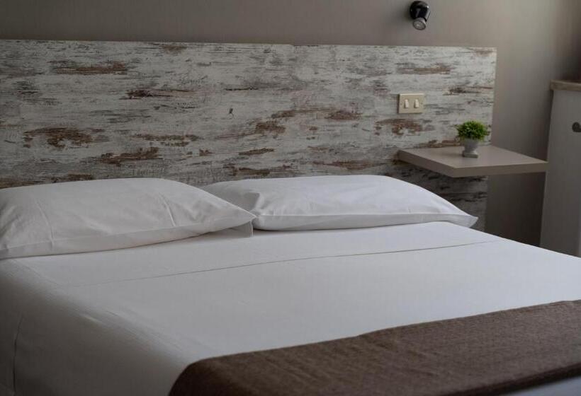 חדר סטנדרט, Mom Assisi