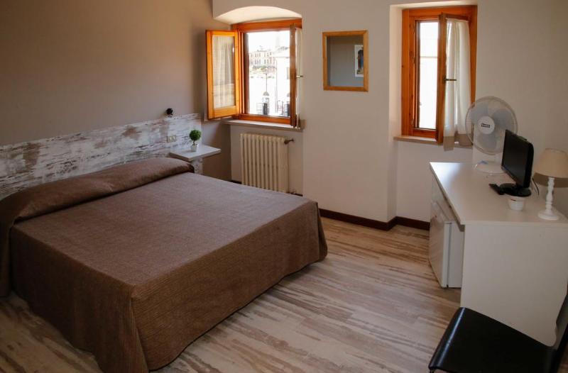 חדר סופריור, Mom Assisi