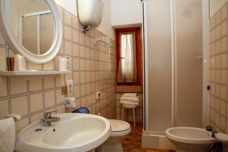 חדר סופריור, Mom Assisi