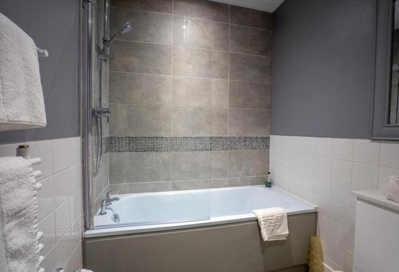 高级大房间, Ormonde House