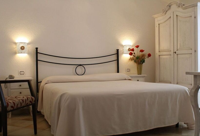 غرفة قياسية, San Pantaleo