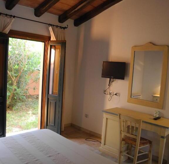 غرفة قياسية فردية, San Pantaleo