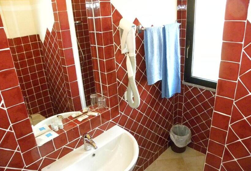 غرفة قياسية فردية, San Pantaleo