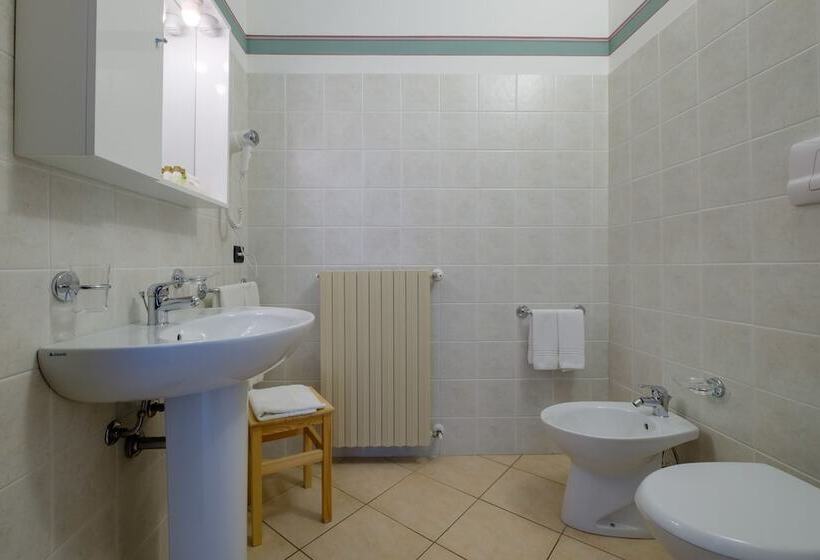 חדר סופריור, Tre Punte