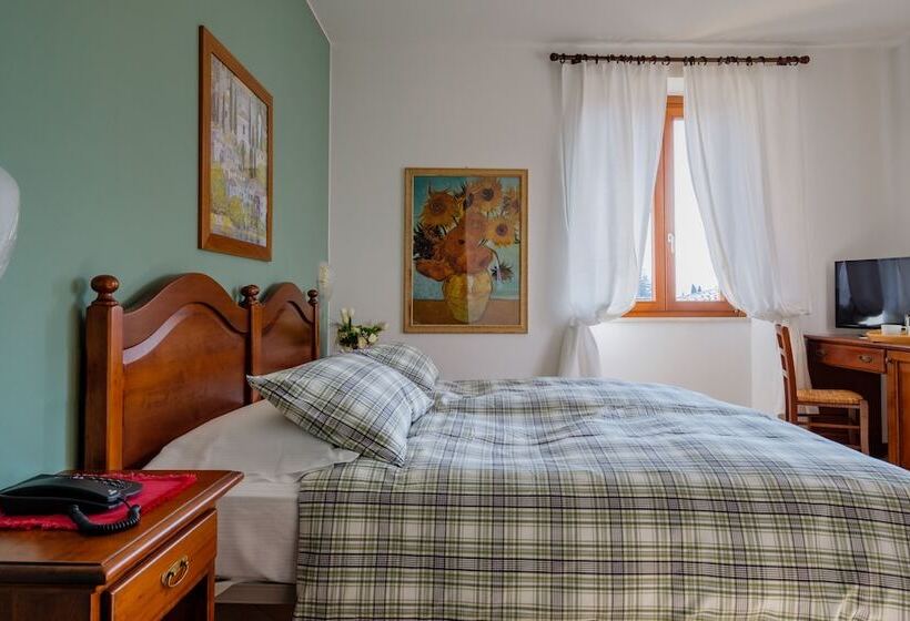 חדר סופריור, Tre Punte