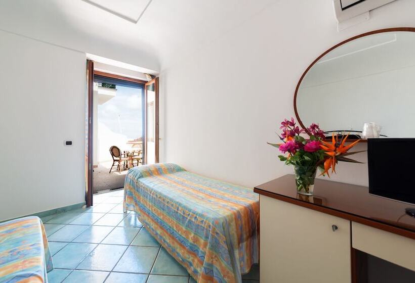 스탠다드 트리플 룸, La Capannina Hotel & Apartments