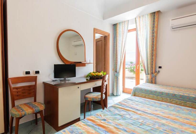 Четырехместный Номер Стандарт, La Capannina   Hotel & Apartments