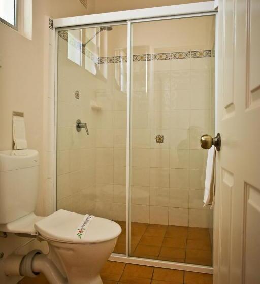 家庭间, Abbotsleigh Motor Inn