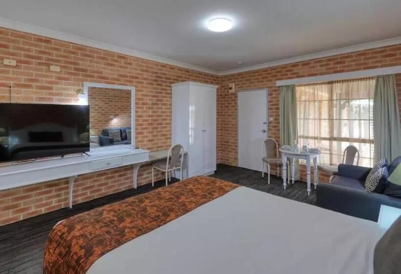 اتاق لوکس, Country Gardens Motor Inn