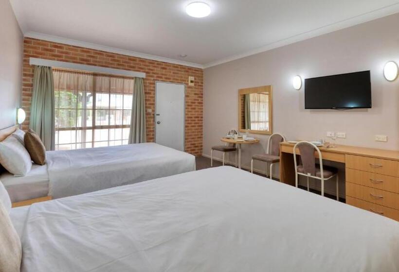 اتاق لوکس, Country Gardens Motor Inn