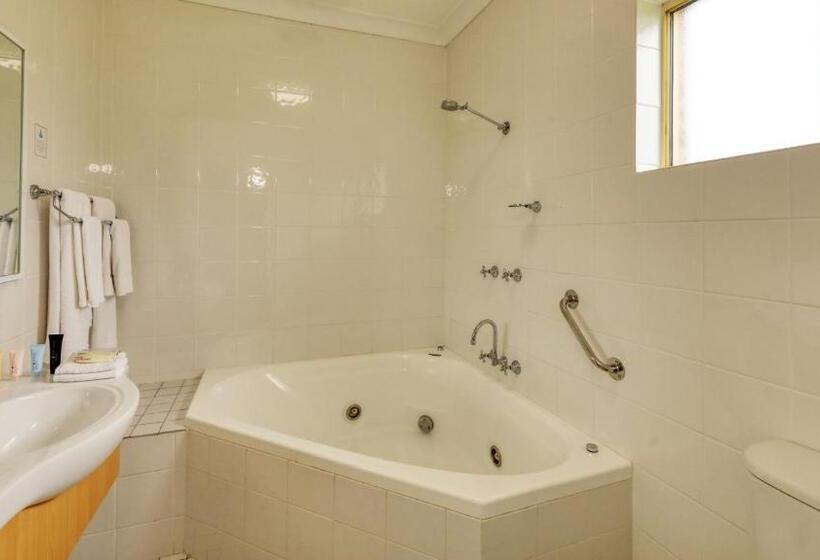 اتاق استاندارد با وان آب گرم, Country Gardens Motor Inn