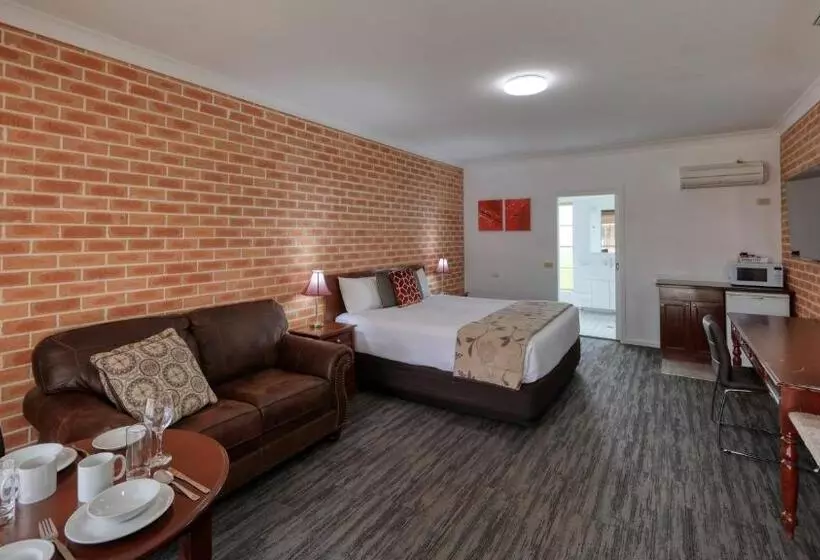 اتاق سوپریور با تخت بزرگ, Country Gardens Motor Inn