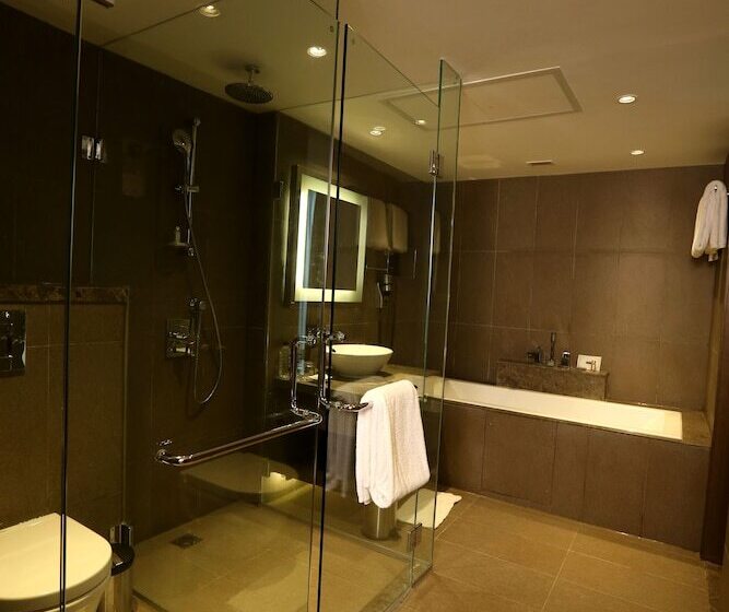 سوییت سوپریور, Novotel New Delhi Aerocity  International Airport