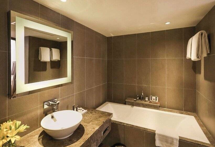 سوییت سوپریور, Novotel New Delhi Aerocity  International Airport