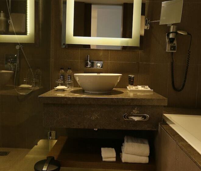 جناح سوبيريور, Novotel New Delhi Aerocity  International Airport