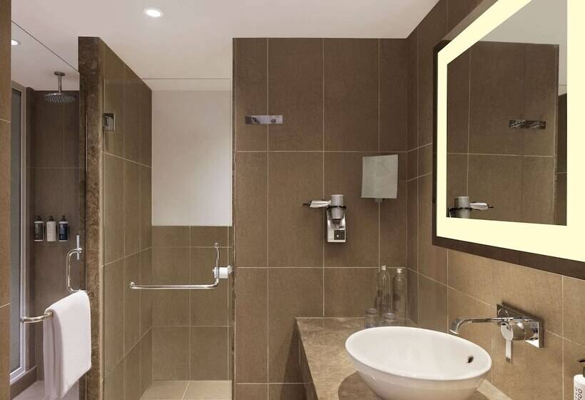 سوییت سوپریور, Novotel New Delhi Aerocity  International Airport