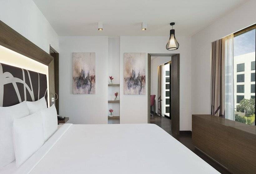 جناح سوبيريور, Novotel New Delhi Aerocity  International Airport