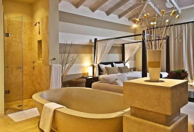 スイート, Lodge On Lake