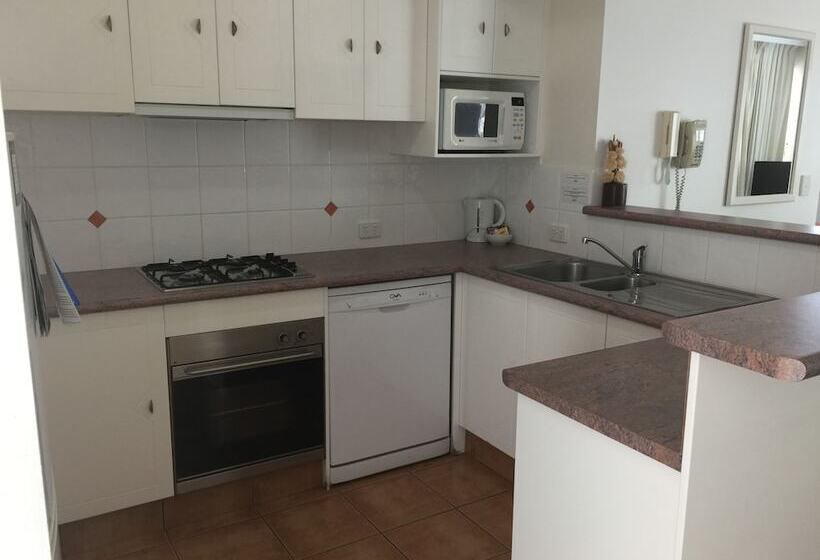 Апартаменты 2 Спальни, Regency On The Beach