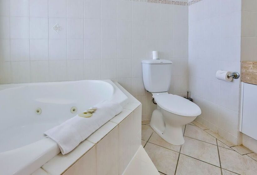 Апартаменты 3 Спальни, Regency On The Beach