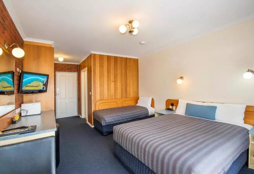 اتاق خانوادگی, Torquay Tropicana Motel