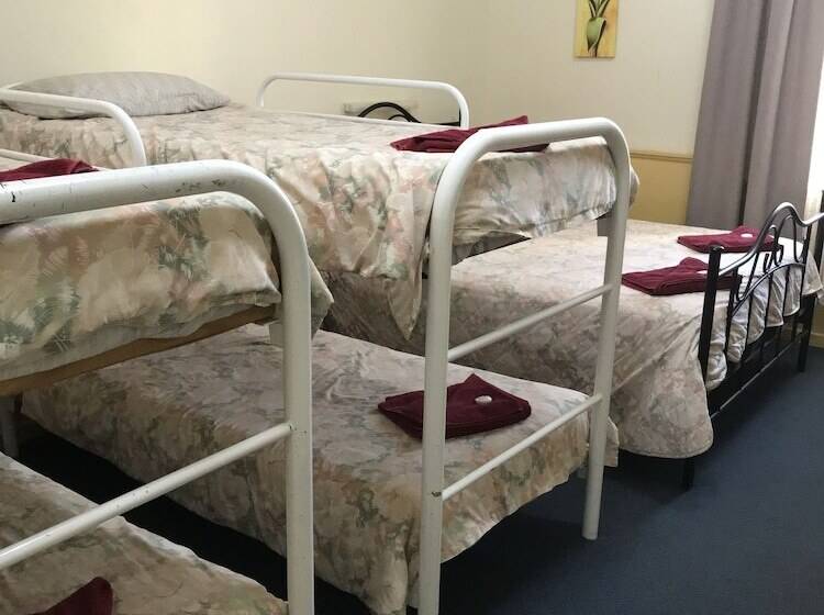 Семейный Номер, Travelway Motel