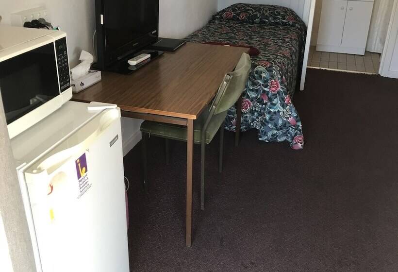 Номер Стандарт, Travelway Motel