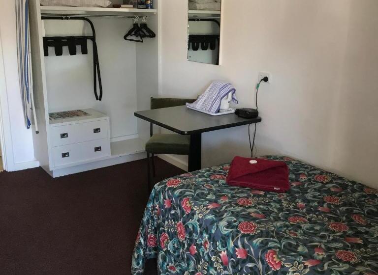 Номер Стандарт, Travelway Motel