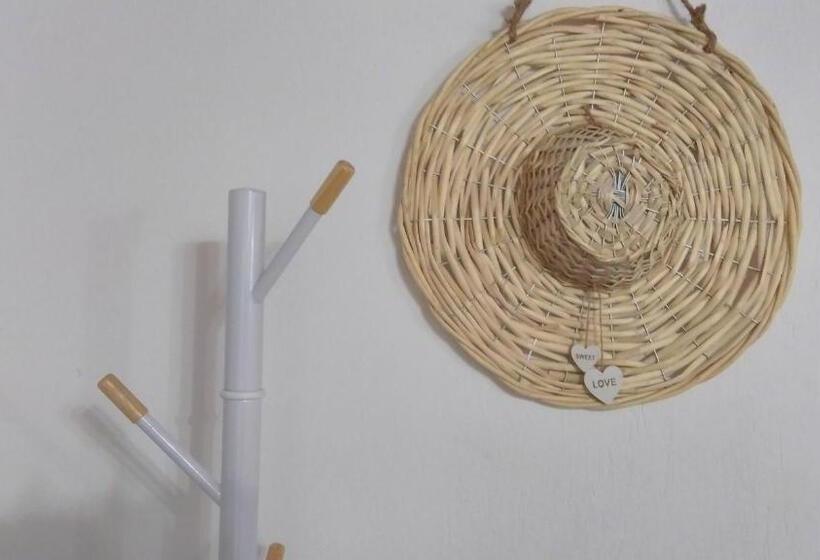 스탠다드 스튜디오, Villa Maraki