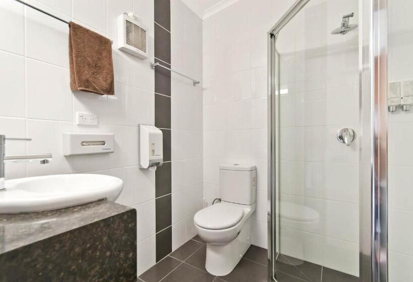 패밀리 룸, William Dutton Motel