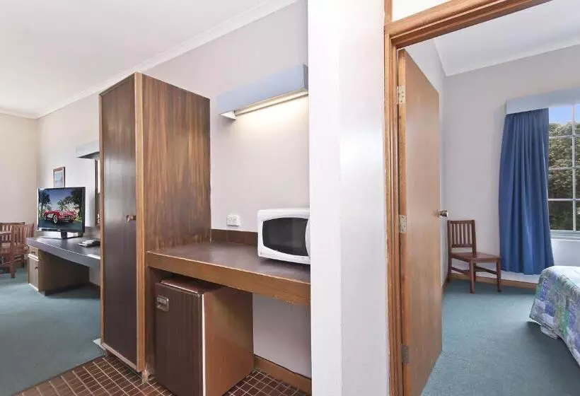 ２ベッドルームアパートメント, William Dutton Motel