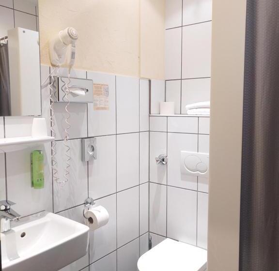 标准间, Auf Der Bühn