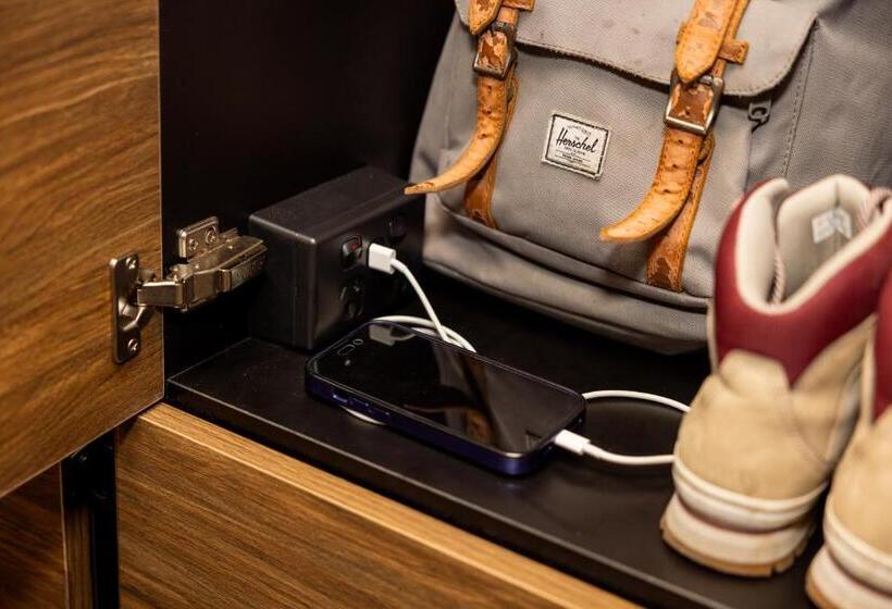 ルームシェアのワンベッド, Haka House Franz Josef