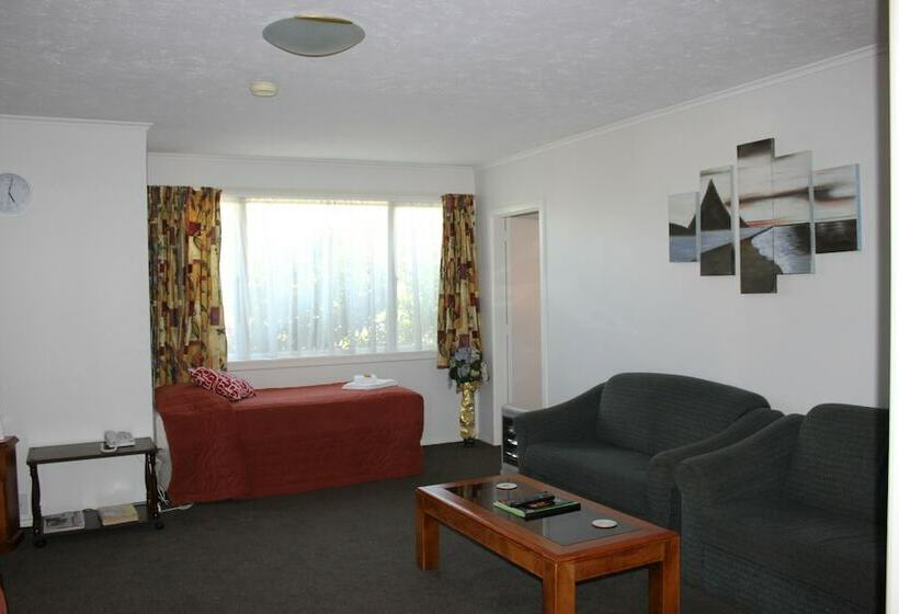 スイート, Earnslaw Motel