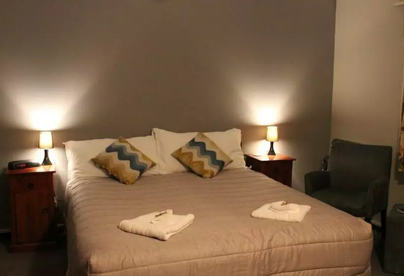 استودیوی استاندارد, Earnslaw Motel