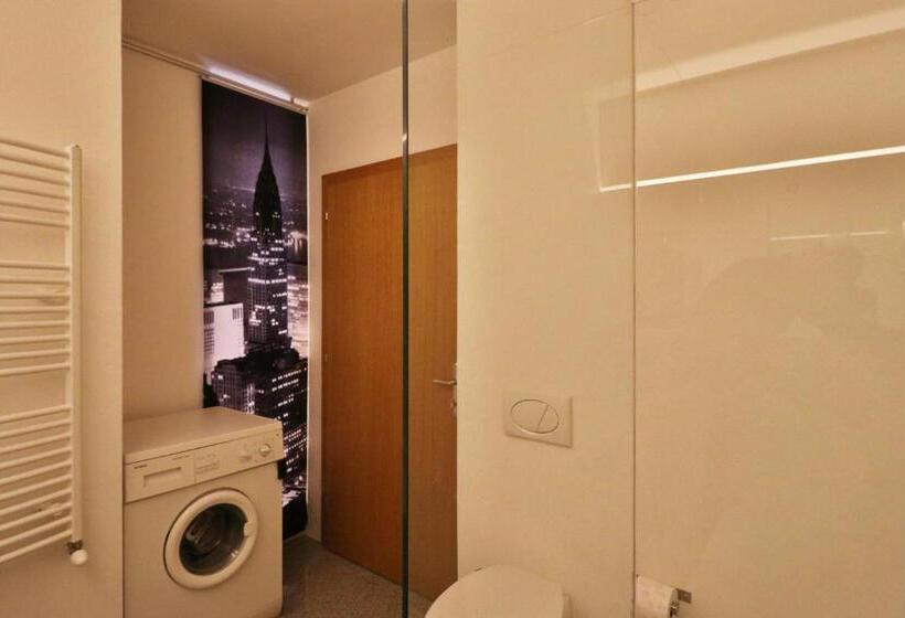 דירת שלושה חדרים, Appartements Christophorus