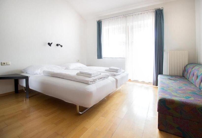 דירת שני חדרים עם מרפת, Appartements Christophorus