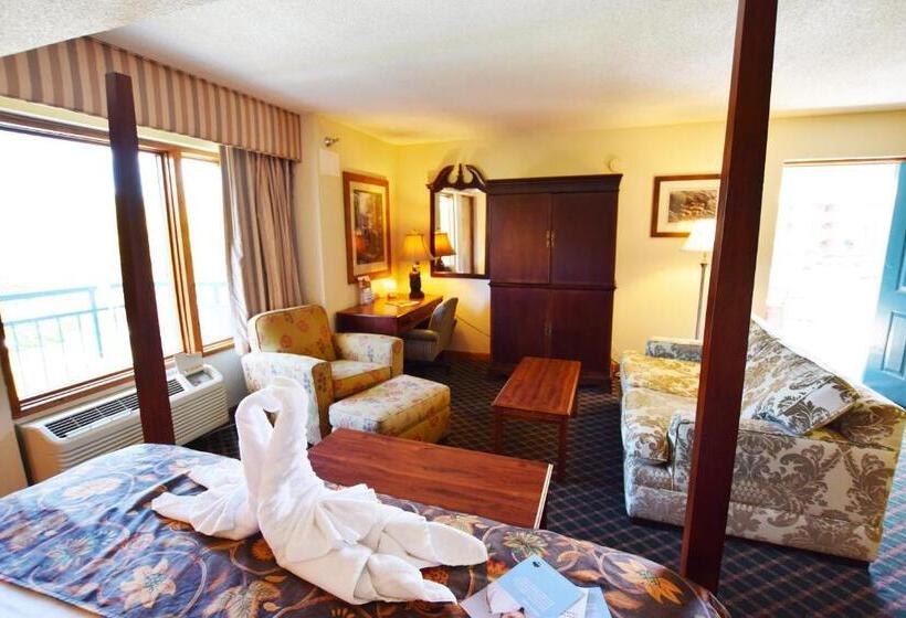 Deluxe room with river view, Arbors At Island Landing Hotel & Suites