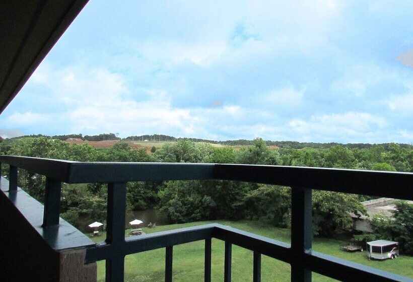 山の見えるスーペリアルーム, Arbors At Island Landing Hotel & Suites