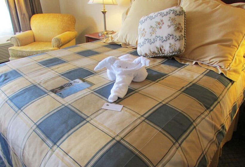 山の見えるスーペリアルーム, Arbors At Island Landing Hotel & Suites