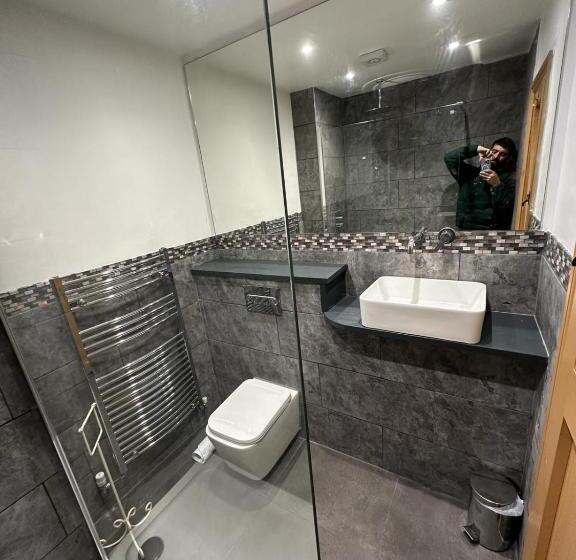 Номер Стандарт Вид на Сад, Blazing Donkey Country