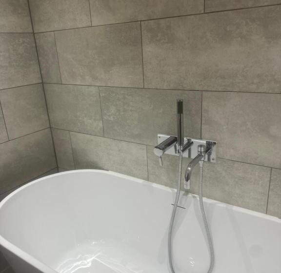 Номер Стандарт Вид на Сад, Blazing Donkey Country