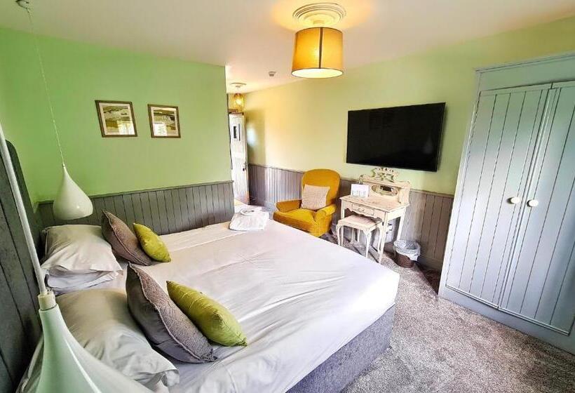 Номер Стандарт Вид на Сад, Blazing Donkey Country