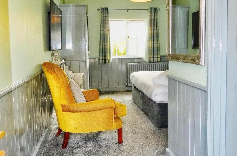 Номер Стандарт Вид на Сад, Blazing Donkey Country