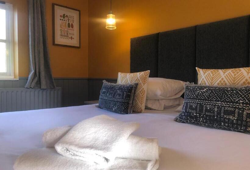 Номер Стандарт Вид на Сад, Blazing Donkey Country