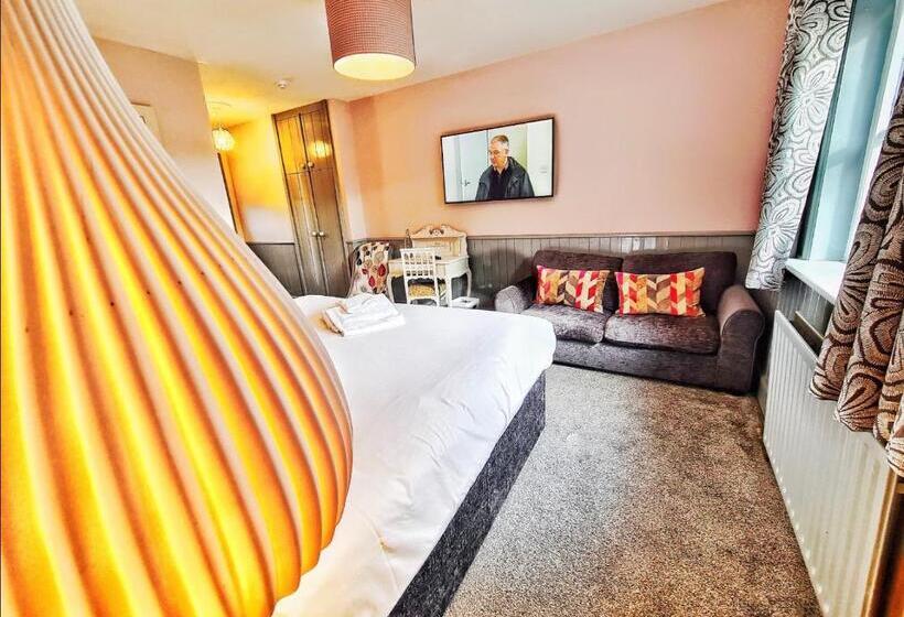 Номер Стандарт Вид на Сад, Blazing Donkey Country