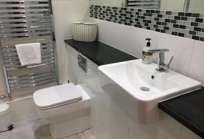 Номер Стандарт Вид на Сад, Blazing Donkey Country