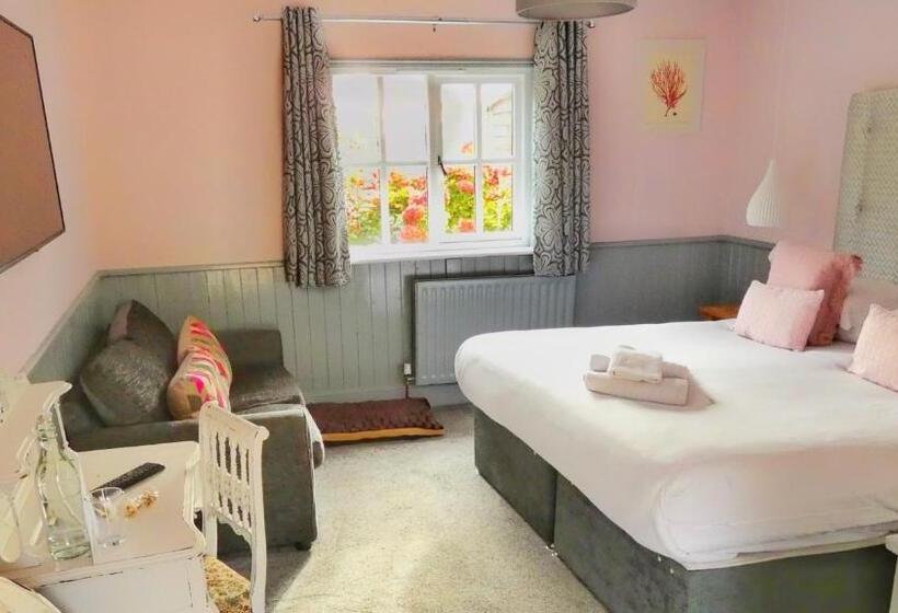 Номер Стандарт Вид на Сад, Blazing Donkey Country