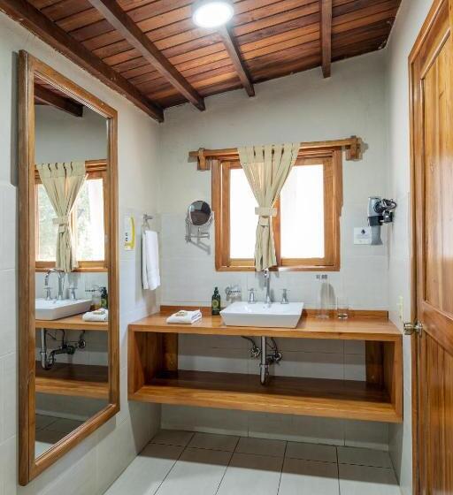 חדר סופריור, Blu Galapagos Sustainable Waterfront Lodge